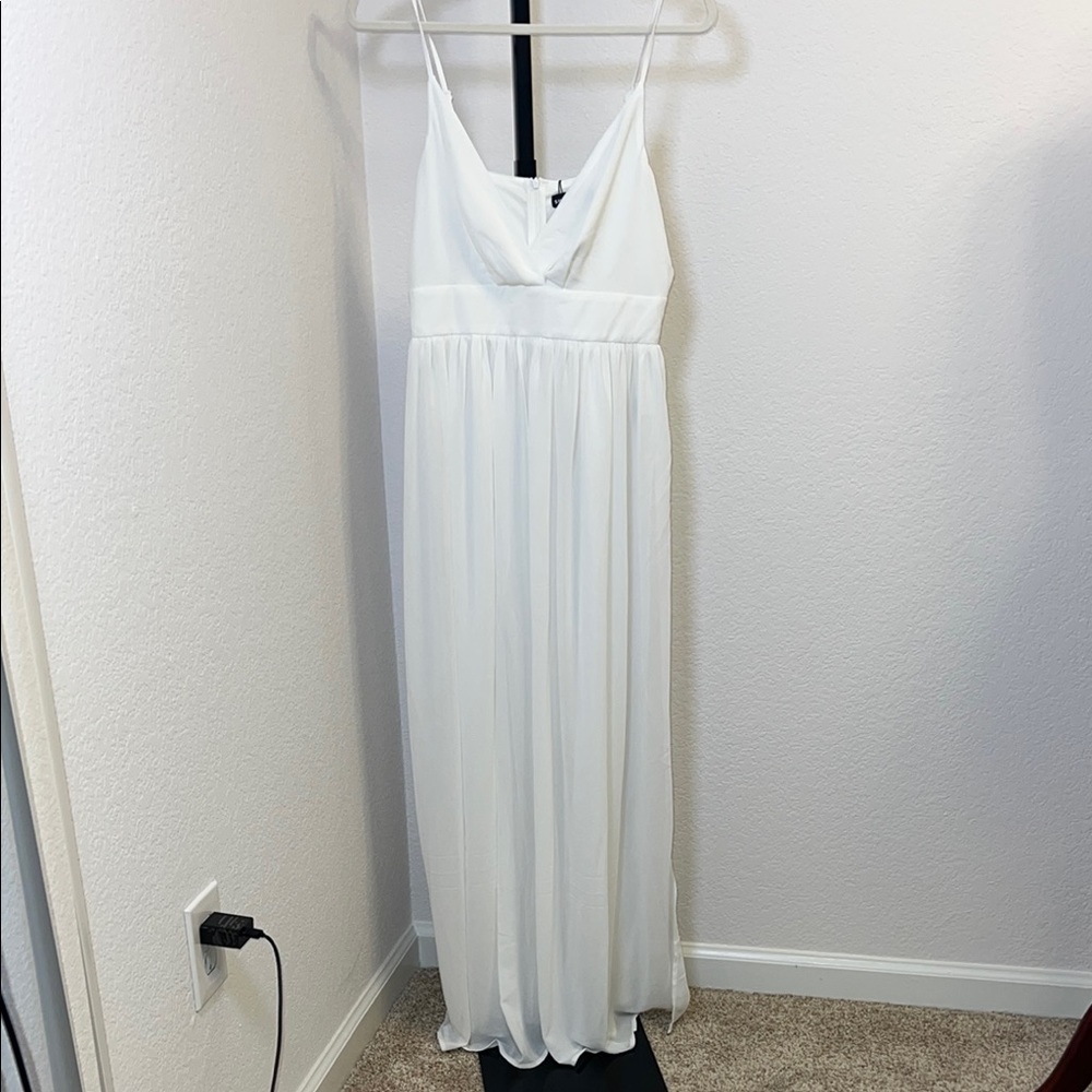 Elegant White Maxi Dress‎
